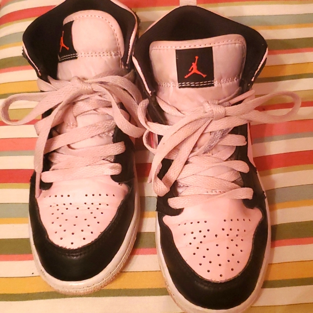 Little Girls Nike Air Jordan 1 Mid GS Black Pink Crimson
